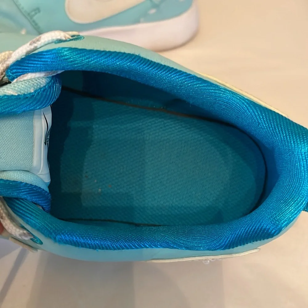 Nike sneakers blue with white snowflake design size 3y